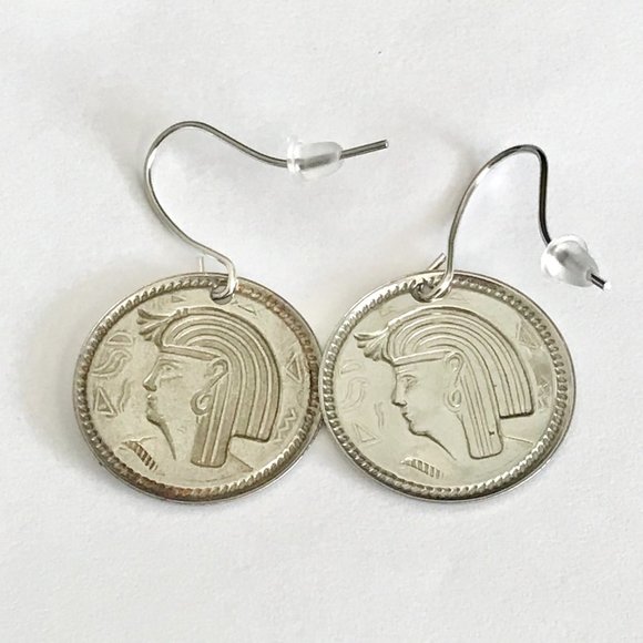 Vintage Egyptian Coin Charm Earrings Silver Plated Dangle Egypt Lady Queen - Picture 5 of 9